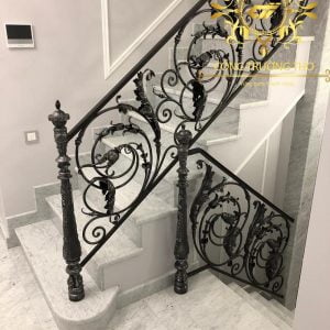 Cầu thang Nhôm Hoa Lá Tây